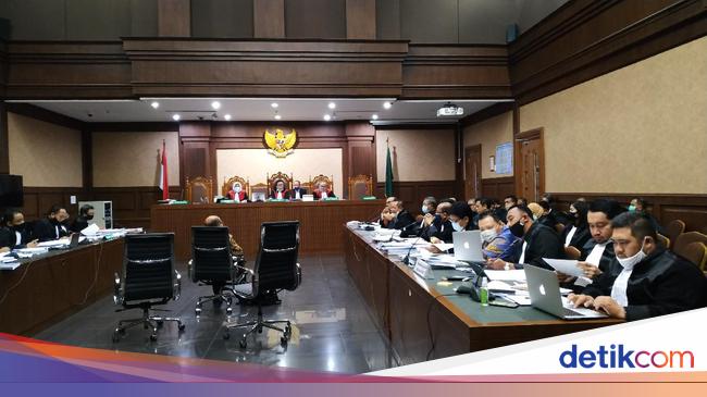 Bersaksi di Sidang, Dirut Jiwasraya Dikonfirmasi soal