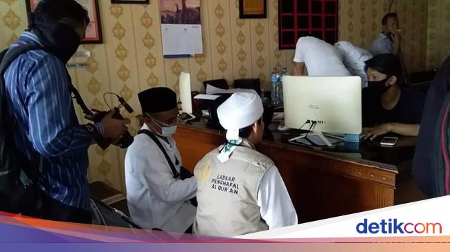 Denny Siregar Sebut Foto 'Santri Calon Teroris' Ilustrasi ...