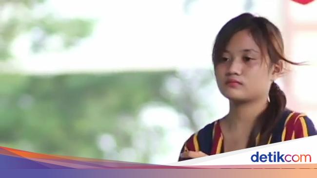 Nikmatnya Minum Es Tebu Ditemani Penjualnya Yang Cantik Di Mojokerto