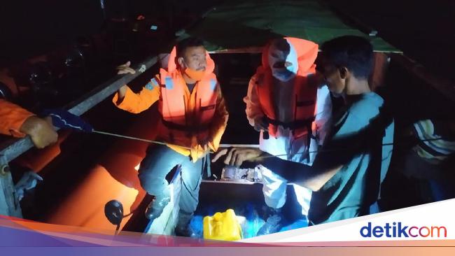 Kapal Mati Mesin Penumpang Terombang Ambing 3 5 Jam Di Perairan Numana