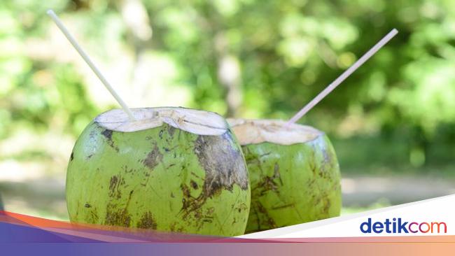 9 Manfaat Air Kelapa Muda Minuman Rendah Kalori Yang Bikin Awet Muda