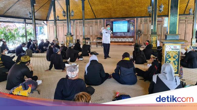 Pemandu Wisata Banyuwangi Diberi Pelatihan Protokol Kesehatan