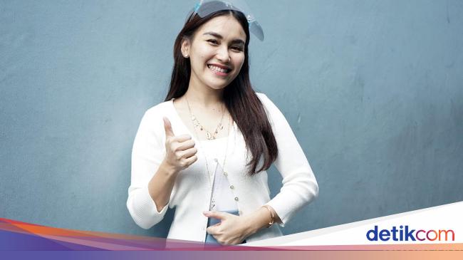 Ayu Ting Ting Bikin Heboh Posting Tanda Positif Hamil Ayu Ting Ting Bikin Heboh Posting Tanda Positif Hamil