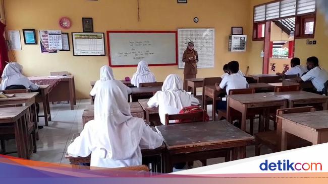Kemendikbud 8 522 Sekolah Belum Berlistrik 42 159 Tak Ada Akses Internet