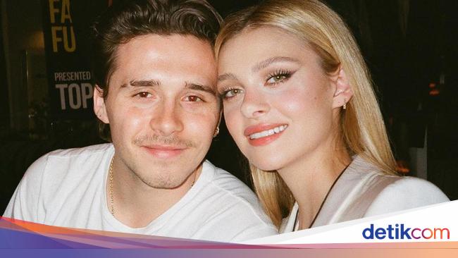 Bucin Abis Brooklyn Beckham Lukis Tato Gambar Mata Bucin Abis Brooklyn Beckham Lukis Tato Gambar Mata