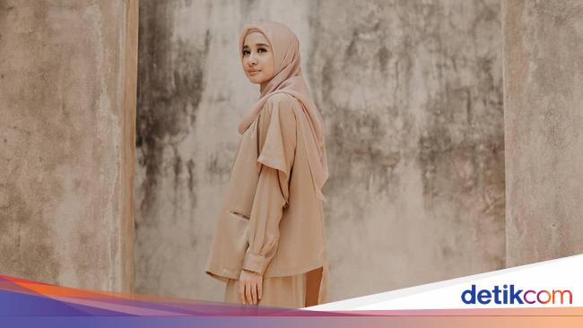 8 Tips Pakai Baju Warna  Mocca  yang Cocok dengan Hijab