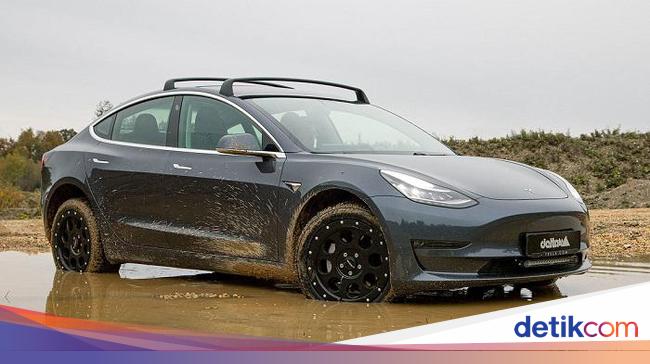 Gokil Mobil  Listrik  Tesla Disulap Jadi Kendaraan Off Road 