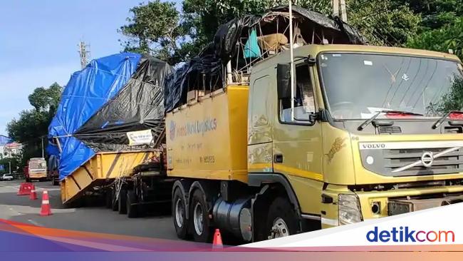 Potret Truk  74 Roda yang Habiskan Waktu 1 Tahun untuk  Potret Truk  74 Roda yang Habiskan Waktu 1 Tahun untuk