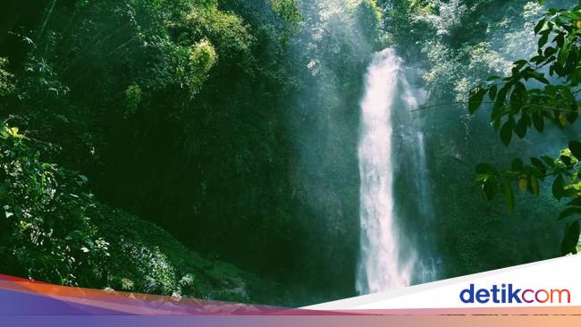 Pesona Air Terjun Lembah Pelangi Di Lampung
