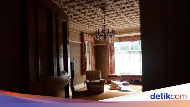 Mengintip Isi Rumah Sultan India yang Terbengkalai Mengintip Isi Rumah Sultan India yang Terbengkalai