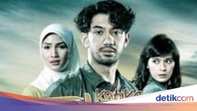 Resensi Film Ketika Tuhan Jatuh Cinta Lukisan Resensi Film Ketika Tuhan Jatuh Cinta Lukisan