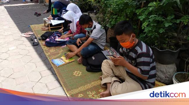 Bantu Siswa Belajar Online, Kampung di Yogya Pasang WiFi