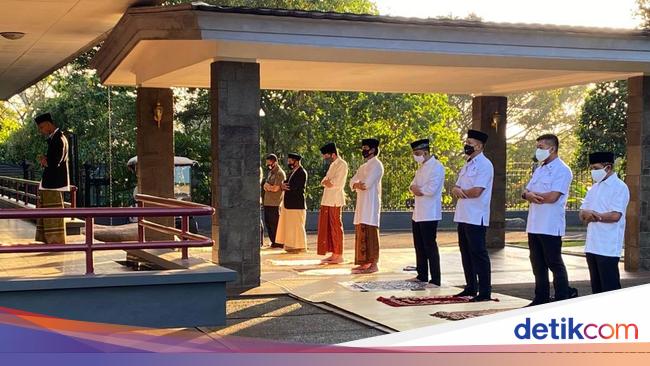  Hukum  Sholat Jumat saat  Idul  Adha  Begini Penjelasannya