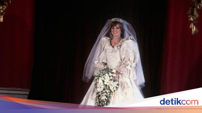 Mirip Banget, Artis Cantik Ini Pakai Gaun Replika Putri Diana
