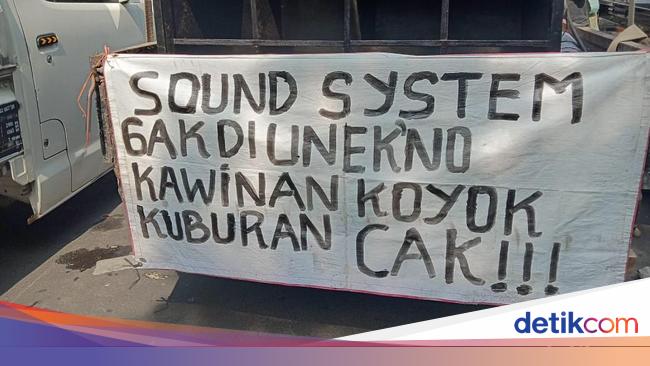 Kata Kata Nylekit Pekerja Seni Surabaya Untuk Risma Saat Demo Izin Hajatan