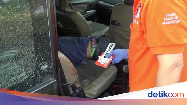 Ngeri Mayat Pria Luka Tembak Ditemukan dalam Mobil di Ngeri Mayat Pria Luka Tembak Ditemukan dalam Mobil di