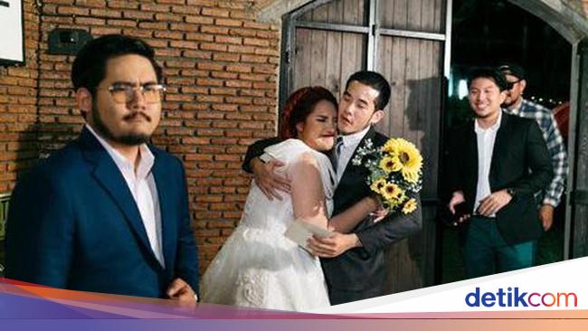 Kisah Kisah Miris Mereka Yang Datang Ke Pernikahan Mantan Jagain Jodoh Orang Kisah Kisah Miris Mereka Yang Datang Ke Pernikahan Mantan Jagain Jodoh Orang