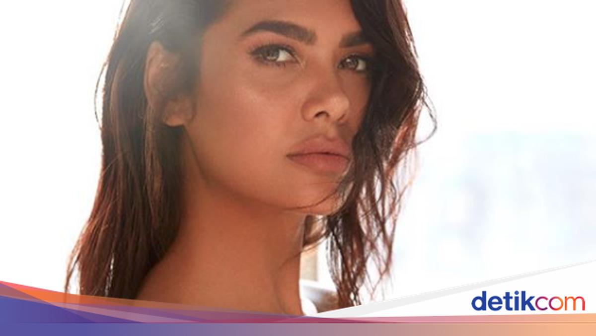 Katta Dik bilan eshakda porno doggy uslubi Ruslana Lyzhichko porno surat