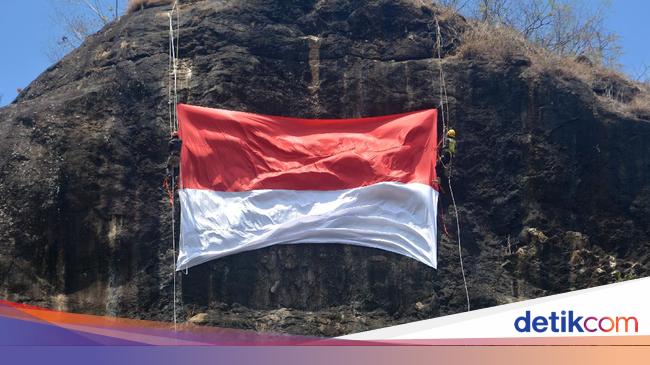 Peristiwa apa saja yang berkaitan dengan perkembangan bahasa indonesia