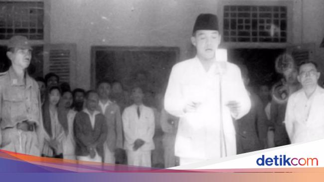 Teks Proklamasi Diketik Oleh Sayuti Melik Begini Rumusan Dan Hasilnya