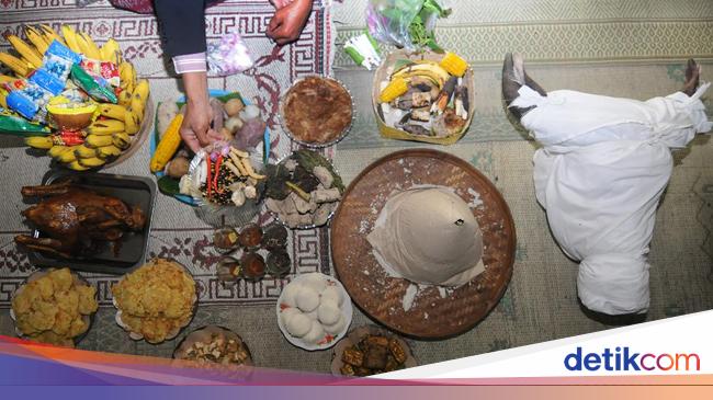 Potret Tradisi Malam 1 Suro di Tanah Jawa Potret Tradisi Malam 1 Suro di Tanah Jawa