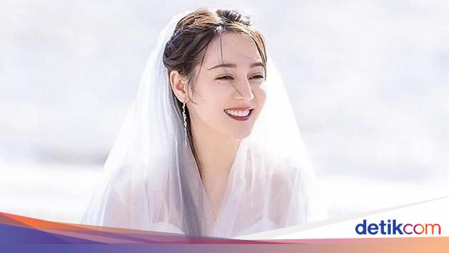 Dilraba Dilmurat Becomes The Most Beautiful Woman in Asia, Her Wealth Makes Me Gaze