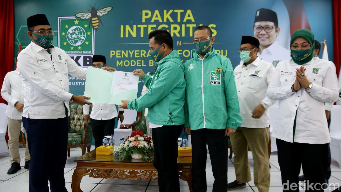 PKB Serahkan Formulir B.1-KWK Pada Calon Kepala Daerah