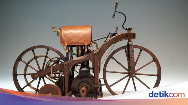 Gottlieb Daimler Desainer Otomotif Visioner Dari Jerman