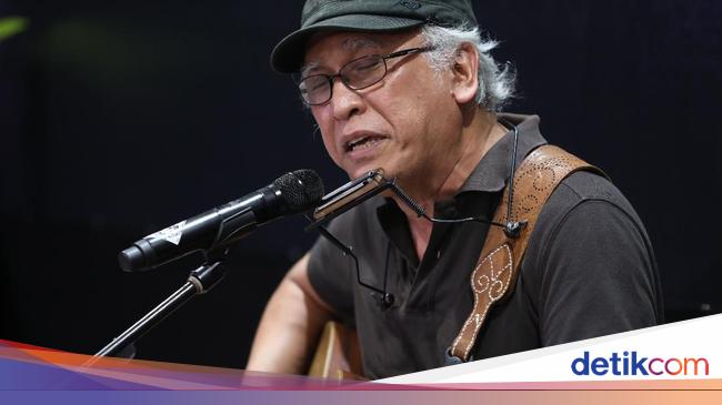 Kunci dan Chord Gitar Iwan Fals dengan Judul Yang Terlupakan Kunci dan Chord Gitar Iwan Fals dengan Judul Yang Terlupakan