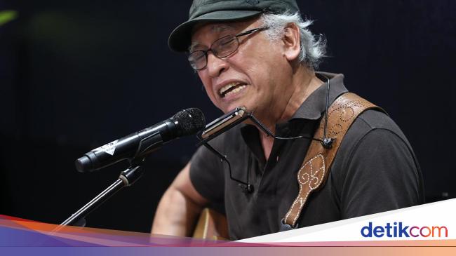  Lirik  Lagu  Pesawat Tempurku Lengkap dengan Chordnya dari 