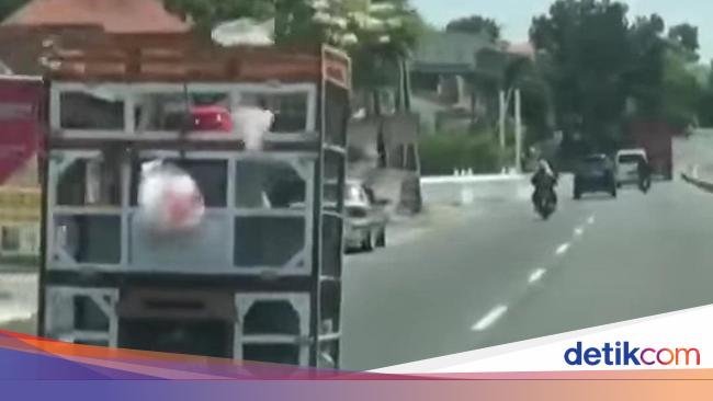 Mantap Emak Emak Jualan Sayur Ngebut Naik Motor Sport