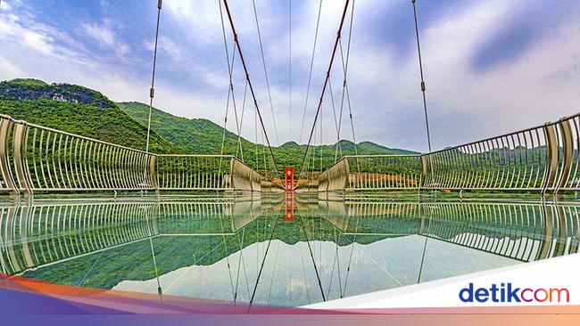 Canggih China Punya Jembatan Kaca  Terpanjang di Dunia 