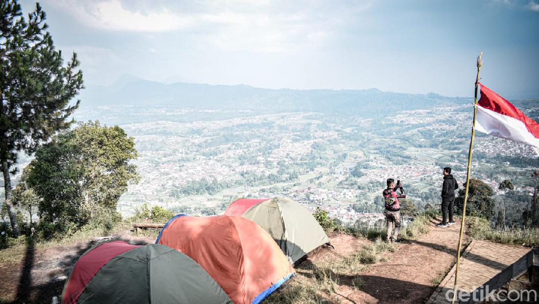 Wisata Gunung Putri Lembang: Legenda, Daya Tarik, Lokasi, Dan Tiket