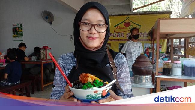 Ini Rahma Penjual Dawet Durian Yang Berparas Ayu Dari Kota Kretek