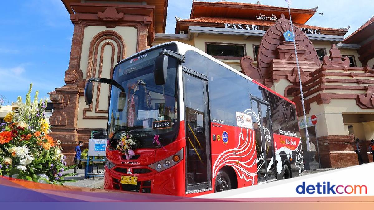 Bus Trans Metro Dewata Pamit