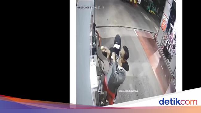 Aksi Perampokan Di Spbu Bandung Terekam Cctv Pelaku Diduga 2 Orang