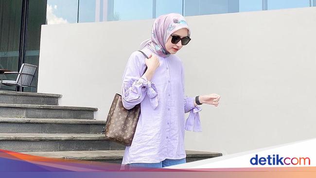 10 Brand Lokal yang Jual Baju Warna  Lilac  Lagi Tren Buat 