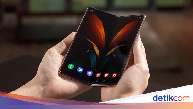 Padukan Desain  Teknologi Canggih Galaxy Z  Fold2 Tampil 