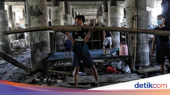Potret Kemiskinan Di Sudut Jakarta Di Masa Pademi