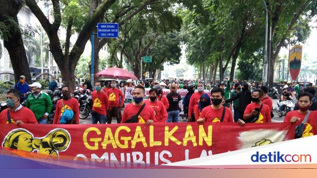 Tagar Hina Dpr Bergema Gegara Uu Cipta Kerja