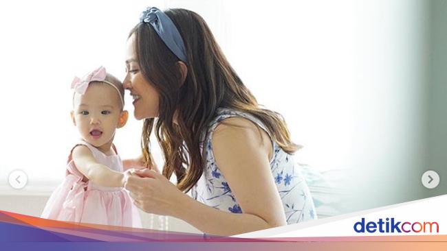 7 Foto Gemas Anak  Shandy Aulia yang  Bisa  Jalan di Usia 7 Bulan