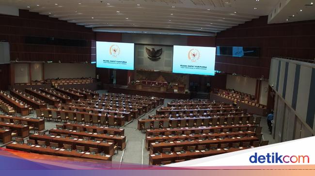 Demokrat PKS Tolak RUU Cipta Kerja 7 Fraksi Mendukung Jadi UU Demokrat PKS Tolak RUU Cipta Kerja 7 Fraksi Mendukung Jadi UU