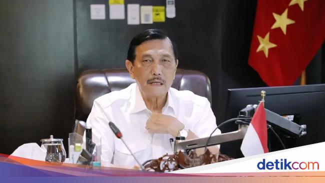 Luhut Pamer Pencemaran Sungai Citarum Berkurang Usai Bersih-bersih 7 Tahun