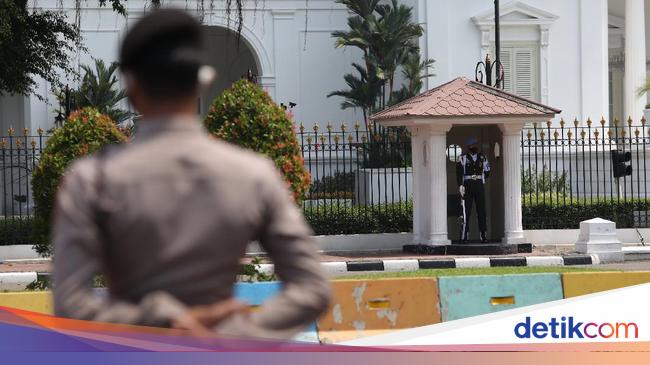 Dosen ASN Demo Tuntut Tunjangan Kinerja di Istana Hari Ini