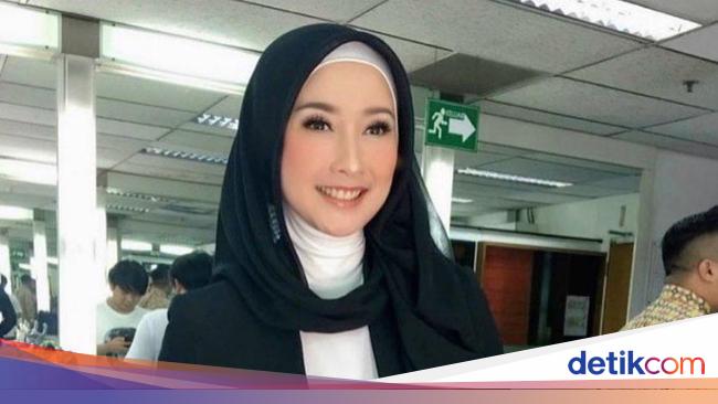 Alasan Desy Ratnasari Baru Sekarang Punya Instagram