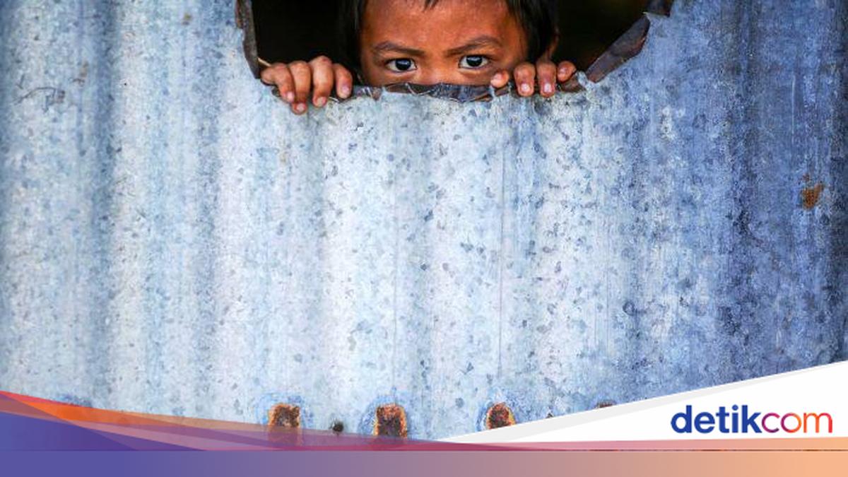 Yetuk Osiyo porno aldash Plyajdagi chiroyli yalangoch qizlar fotosurati