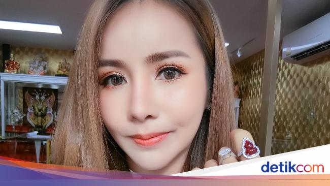 Wanita Ini Buka Jasa Tato Garis Tangan Diklaim Bisa Wanita Ini Buka Jasa Tato Garis Tangan Diklaim Bisa