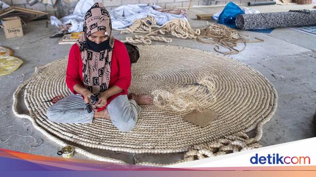 Keren Kerajinan Serat Pohon Pisang Jadi Produk Ekspor Keren Kerajinan Serat Pohon Pisang Jadi Produk Ekspor