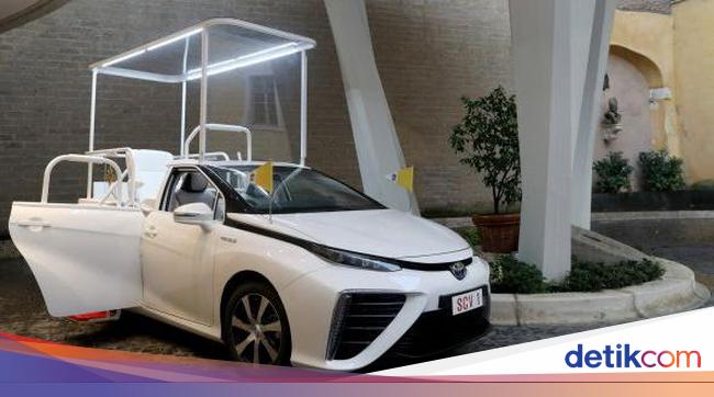 Toyota online mirai pope