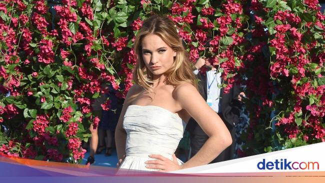 Ini Model Yang Gantikan Lily James Saat Lakoni Adegan Seks 